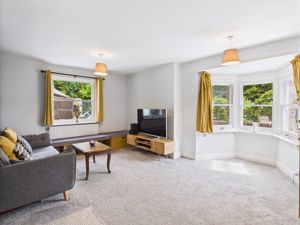 Sitting Room- click for photo gallery